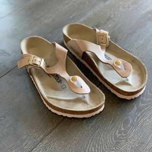 Rose gold Gizeh Birkenstock in size 39